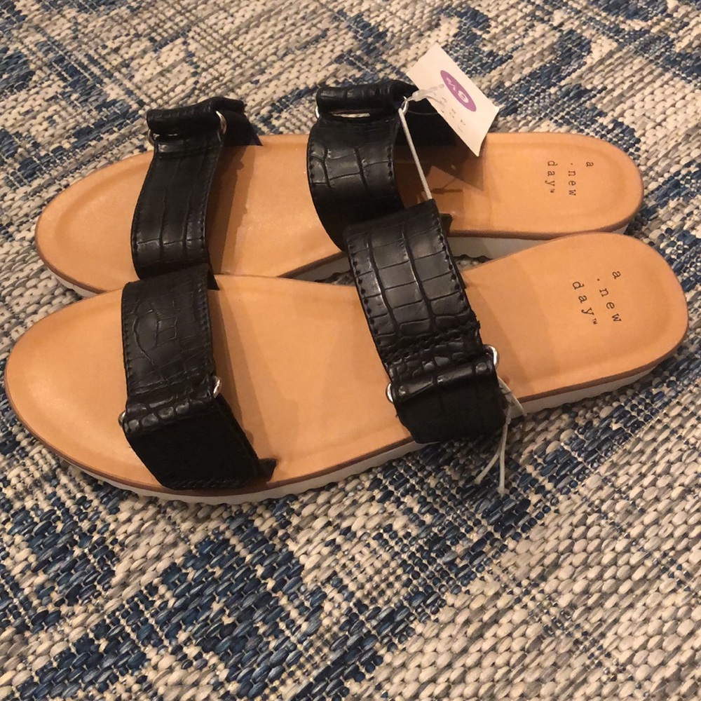 NWT sandals 6.5